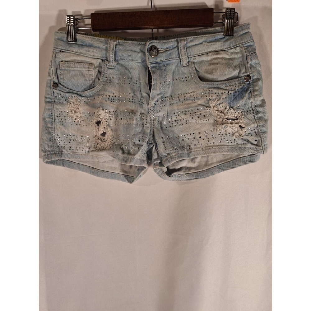 Machine Nouvelle Mode Women 28 Distressed Rhinestone Denim Shorts Light Wash Y2K